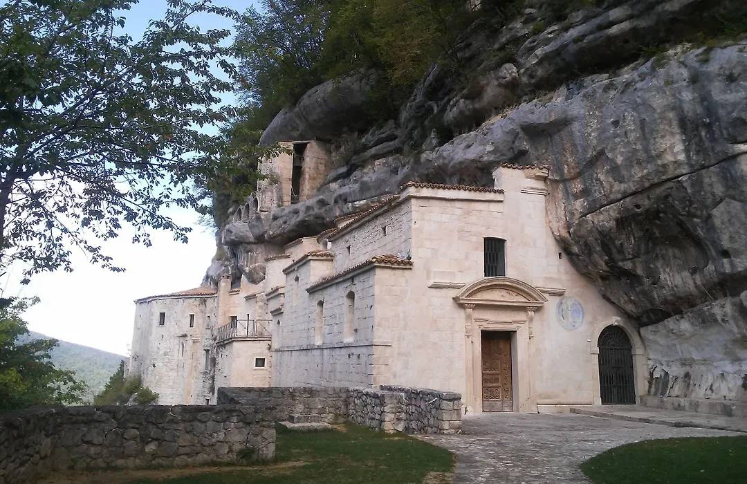 B&B Falcone-1